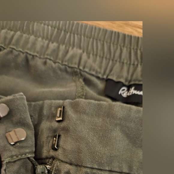 NWT Womens Green Cargo pants Size 20 plus size pockets Reitmans elastic waist - Picture 3 of 5